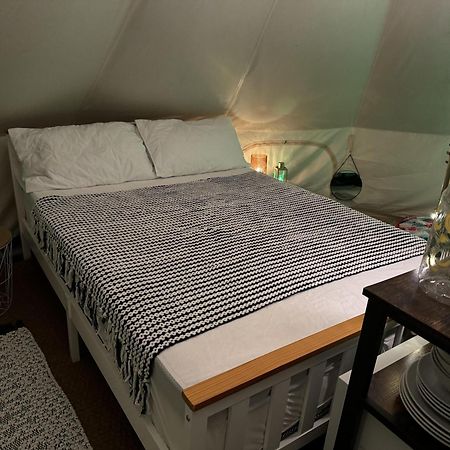 Villa Spacious Bell Tent At Herigerbi Park Lincolnshire à Grantham Extérieur photo