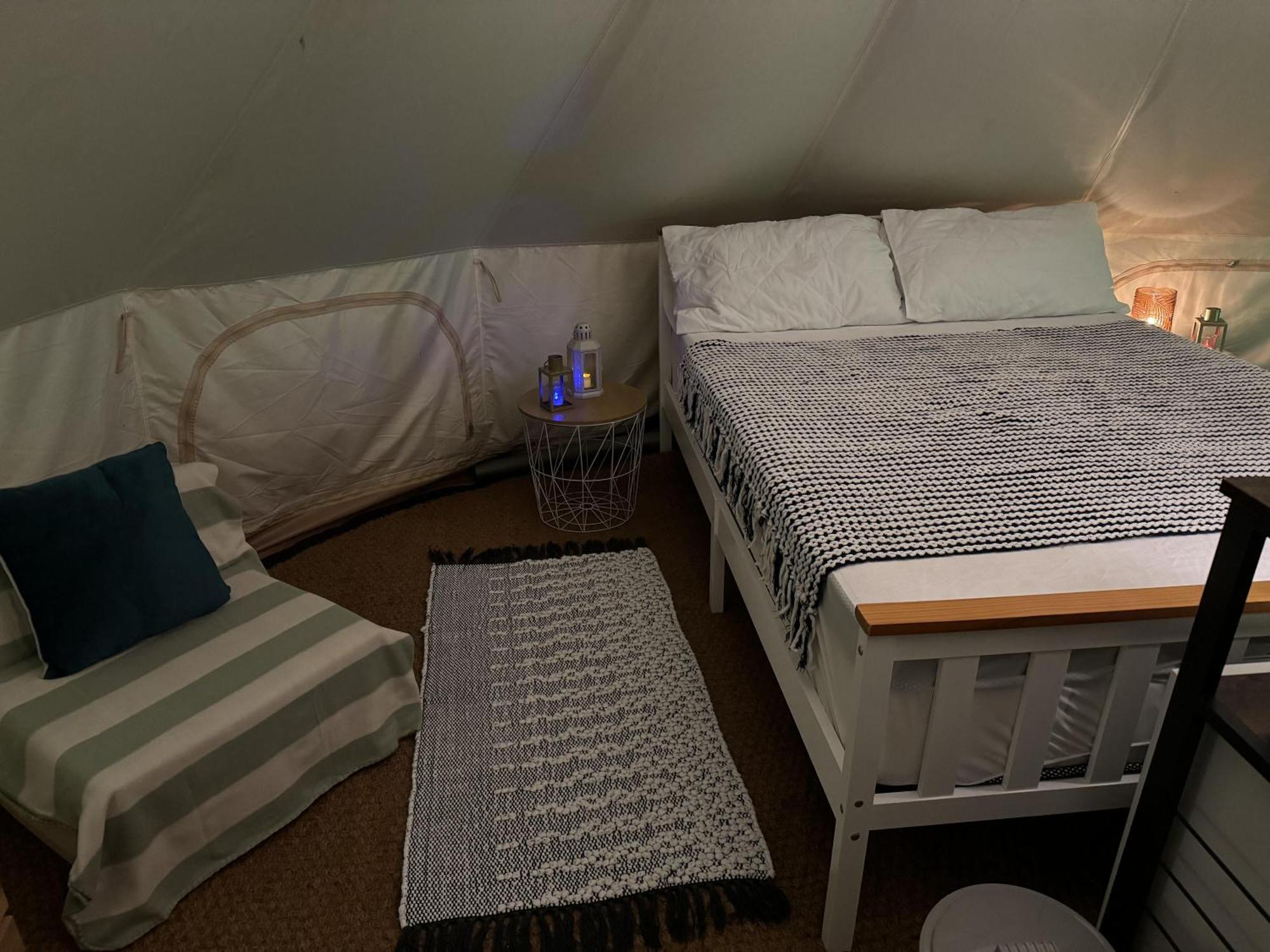 Villa Spacious Bell Tent At Herigerbi Park Lincolnshire à Grantham Extérieur photo