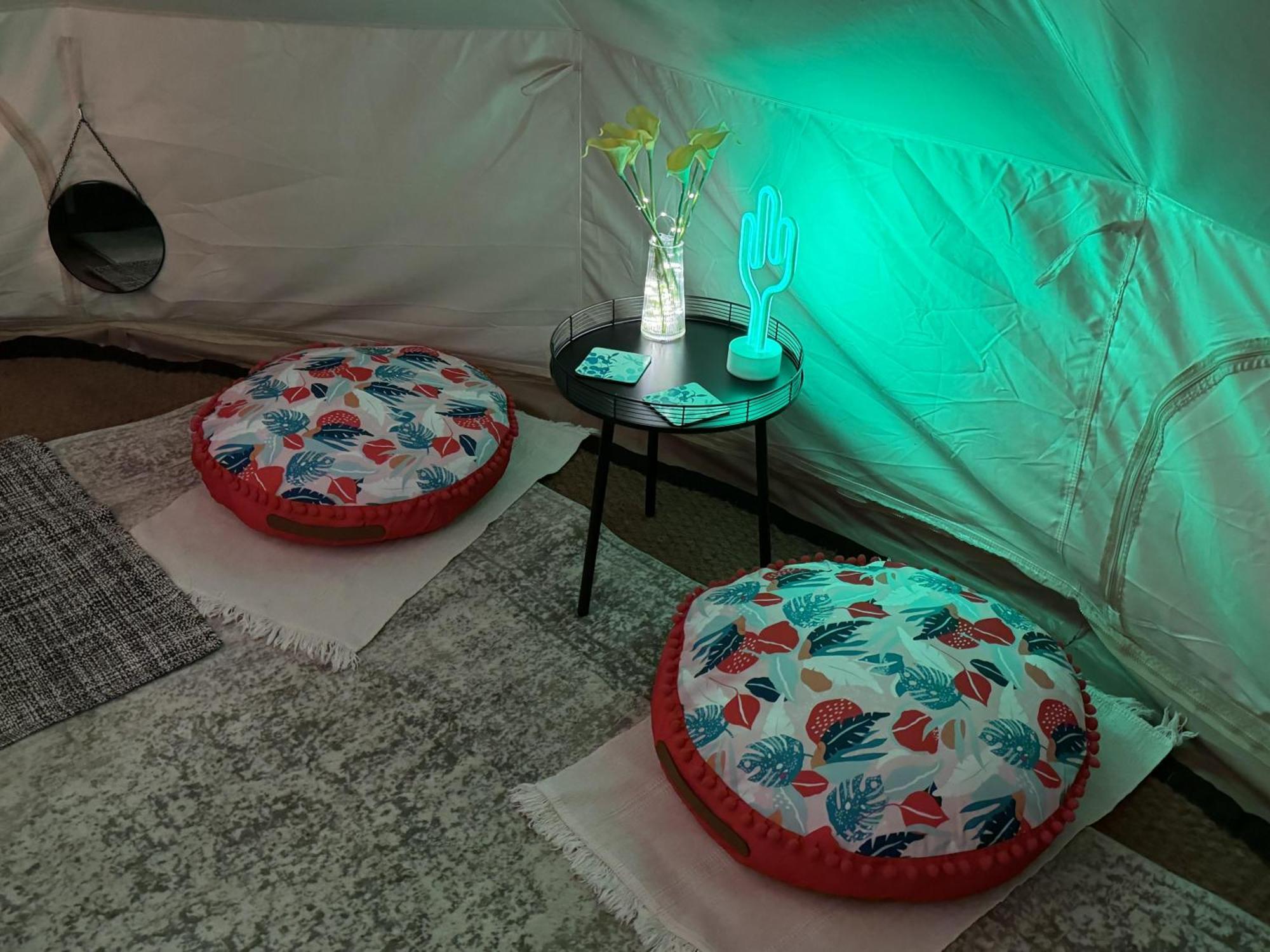 Villa Spacious Bell Tent At Herigerbi Park Lincolnshire à Grantham Extérieur photo